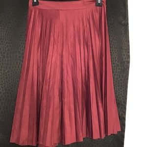 Trendy pleated skirt